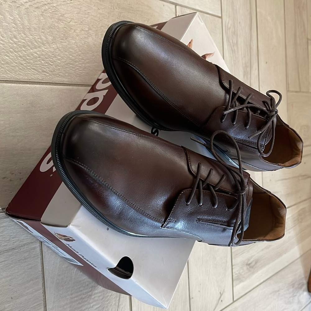 Brand New, never worn Men’s Henning Workday Leather Shoes size 13.